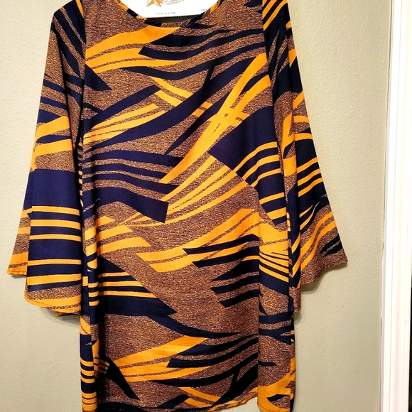 Contemporary dress - Picture 1 of 7